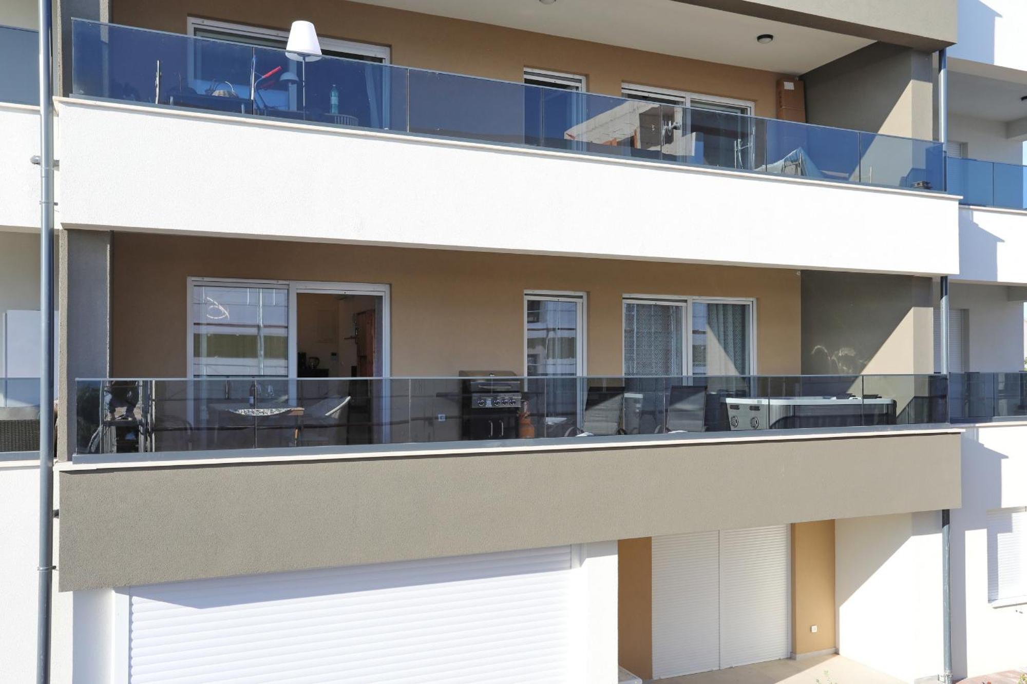 Apartment Relex With Pool & Jacuzzi Privlaka  Luaran gambar